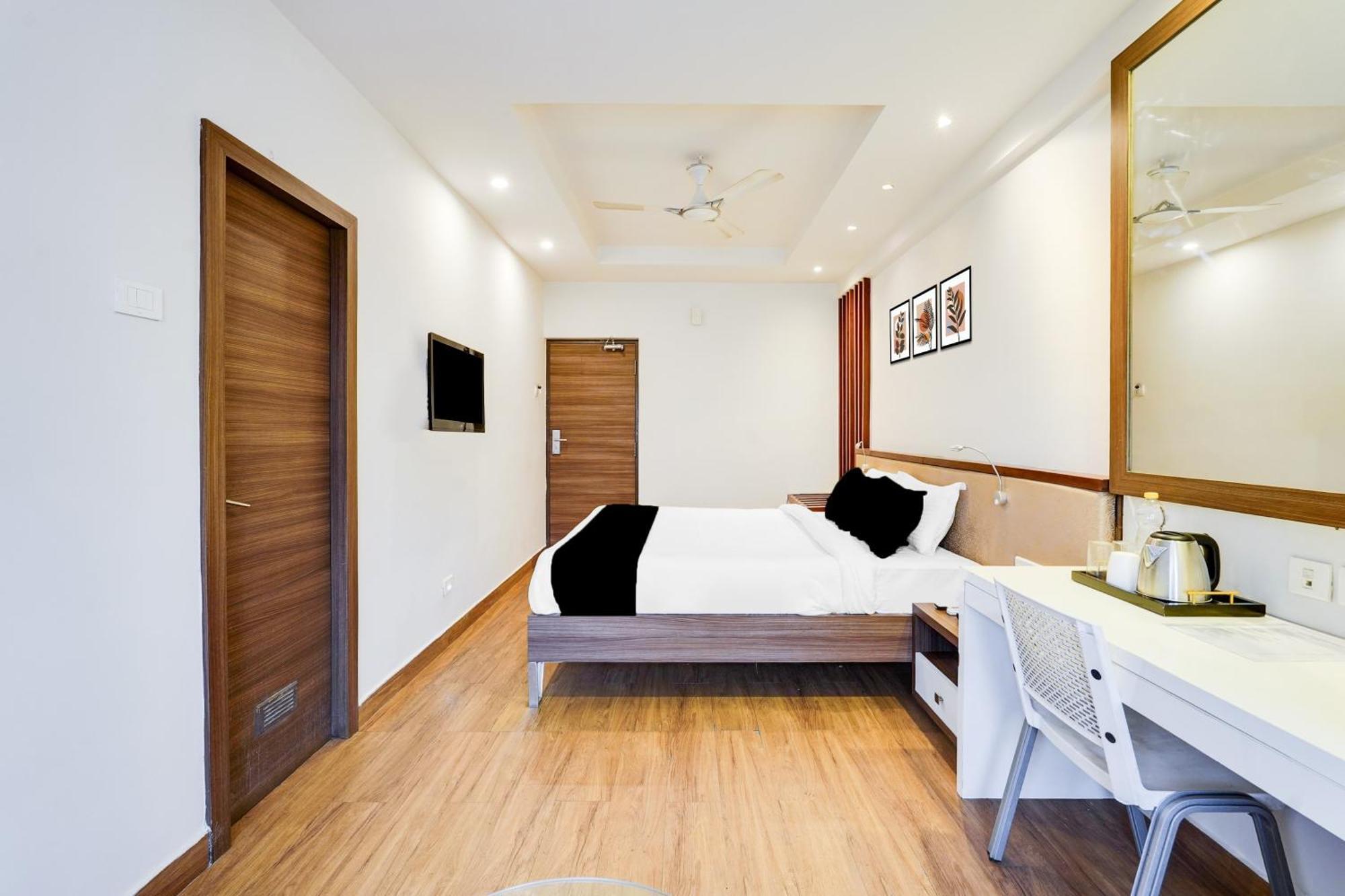 Super Townhouse Oak Kodambakkam Formerly Cine City Chennai Bagian luar foto