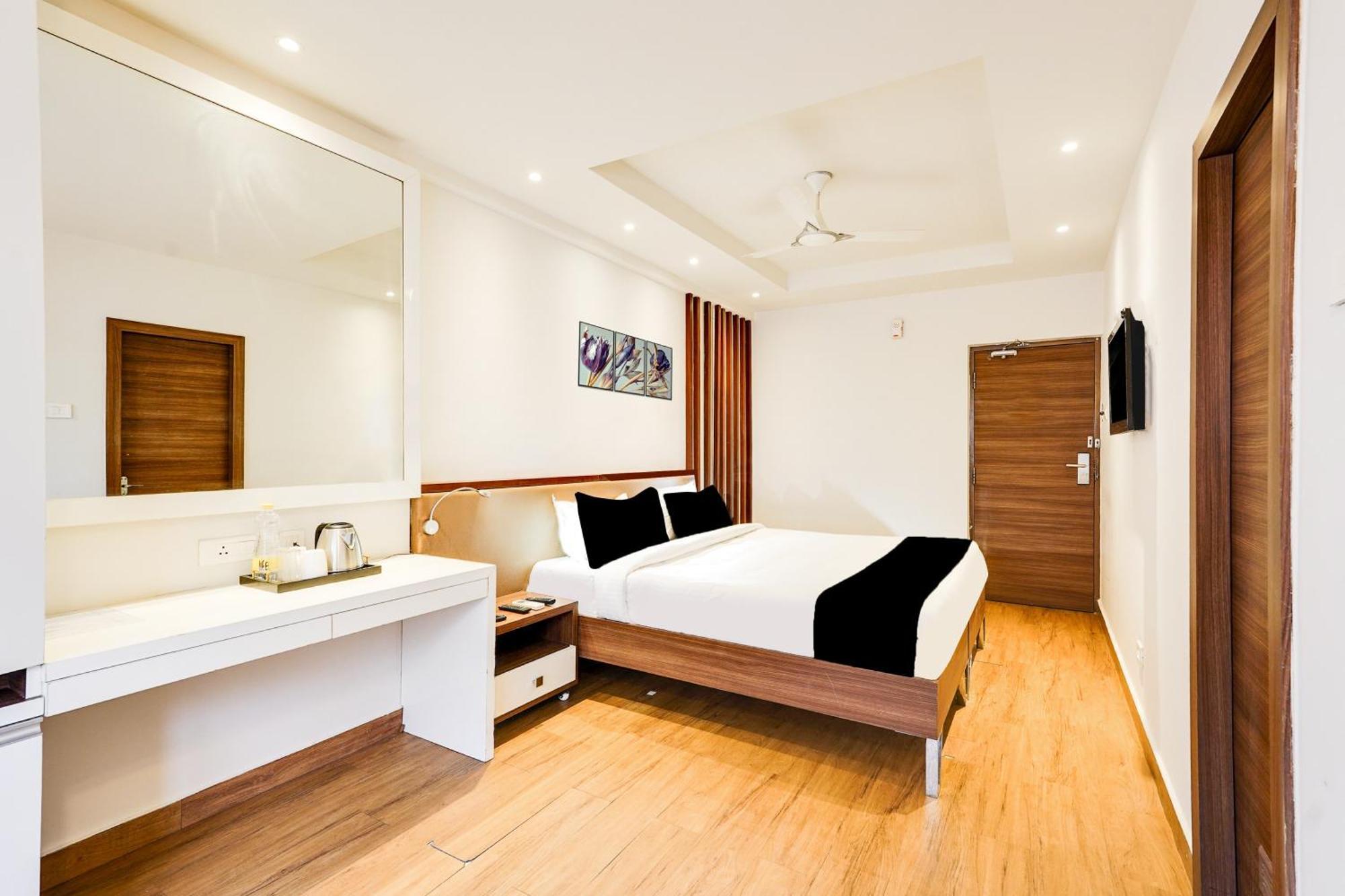 Super Townhouse Oak Kodambakkam Formerly Cine City Chennai Bagian luar foto