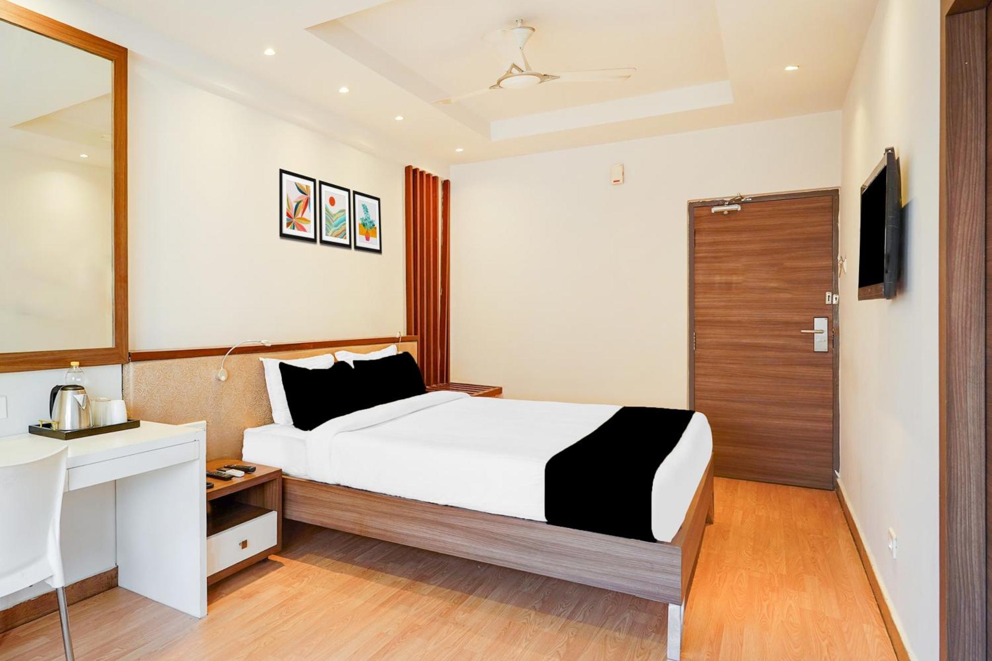 Super Townhouse Oak Kodambakkam Formerly Cine City Chennai Bagian luar foto
